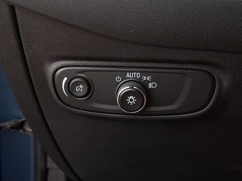 Used 2024 Chevrolet Equinox RS w/ RS Leather Package image 24