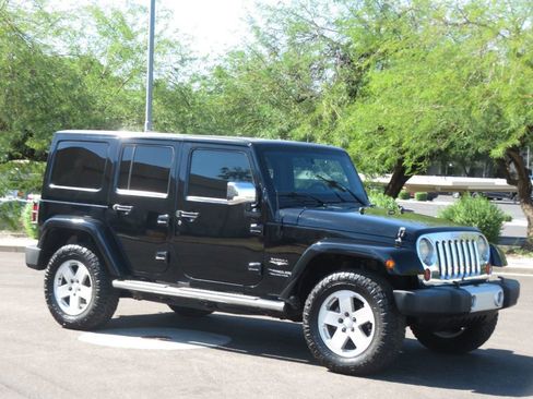 Used 2012 Jeep Wrangler Unlimited Sahara w/ Mopar Chrome Edition Group image 4