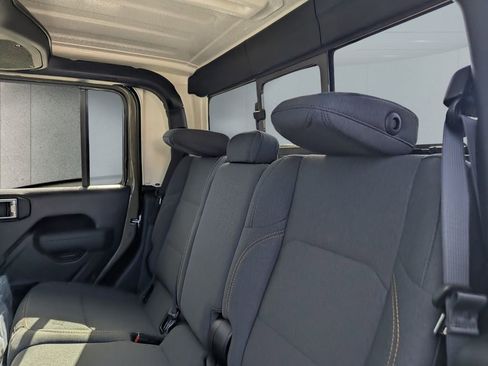 New 2026 Jeep Gladiator Sport image 7