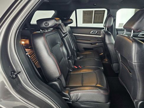 Used 2019 Ford Explorer Sport image 12