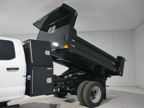 New 2026 Ford F550 4x4 Crew Cab image 22