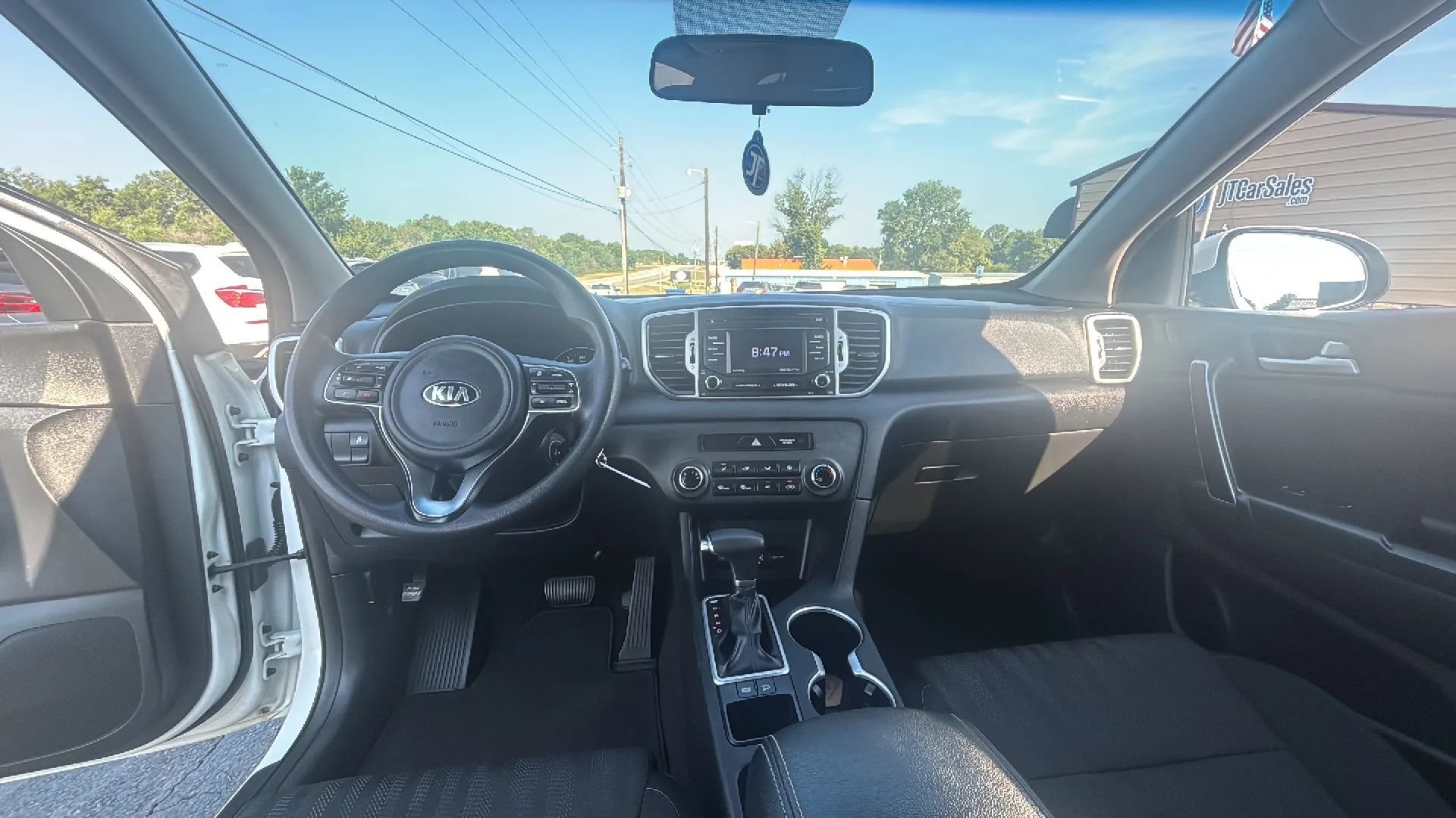Used 2017 Kia Sportage LX FWD image 2