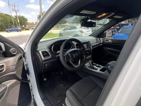 Used 2016 Jeep Grand Cherokee Laredo image 11