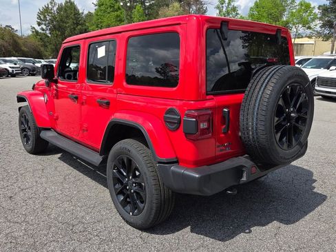 Used 2025 Jeep Wrangler Unlimited Sahara AWD/4WD image 10
