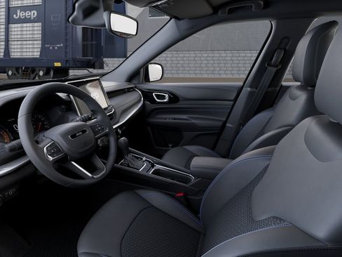 New 2026 Jeep Compass Latitude AWD/4WD image 23