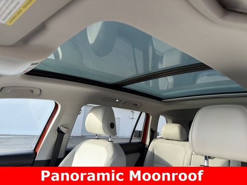 Used 2019 Volkswagen Tiguan SEL image 3