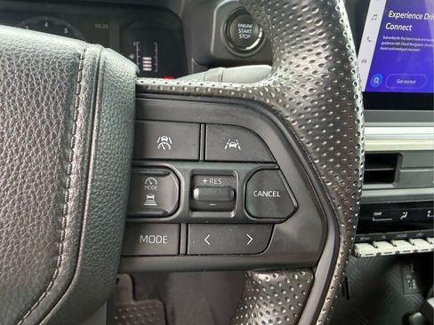 Used 2024 Toyota Tacoma SR5 AWD/4WD image 31