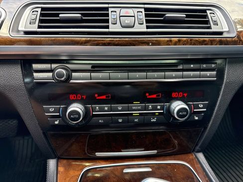Used 2013 BMW 750Li xDrive AWD/4WD image 19