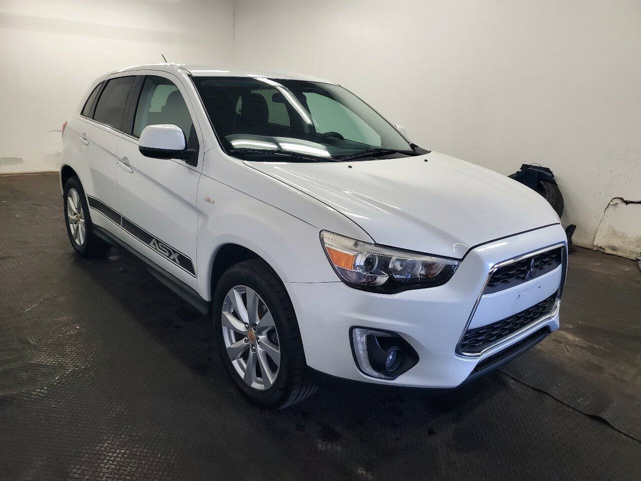 Used 2015 Mitsubishi Outlander Sport SE AWD/4WD image 3