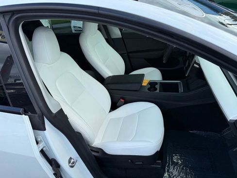 Used 2023 Tesla Model Y Long Range image 27