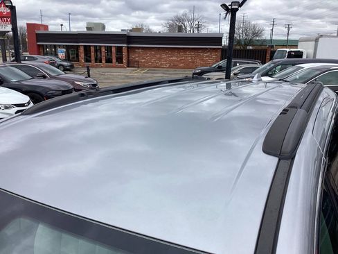 Used 2018 Chrysler Pacifica Touring Plus FWD image 37