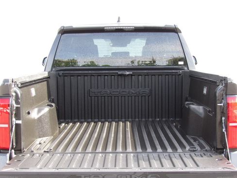 Certified 2025 Toyota Tacoma SR5 AWD/4WD image 8