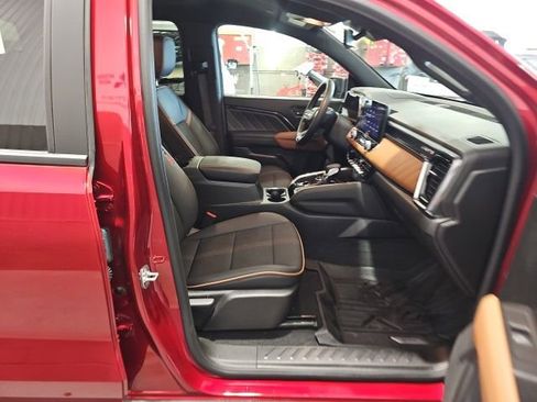 Used 2024 GMC Canyon AT4 w/ Technology Package AWD/4WD image 19