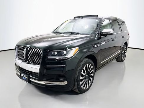 Used 2024 Lincoln Navigator Black Label image 3