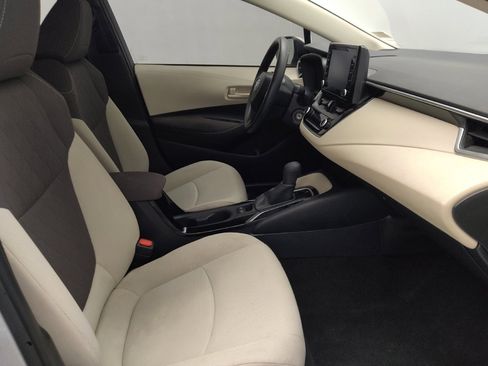 Used 2022 Toyota Corolla LE FWD image 21
