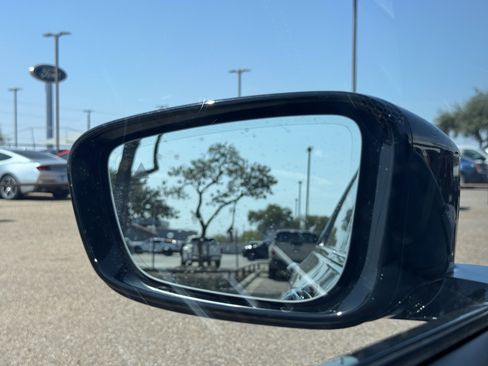 Used 2019 BMW 740e xDrive w/ Executive Package image 18