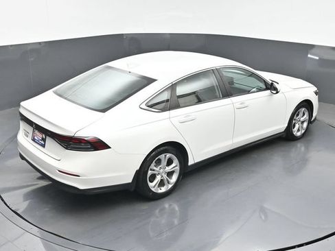 Used 2023 Honda Accord LX image 32