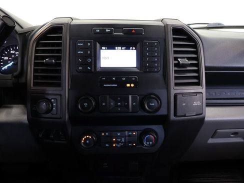 Used 2022 Ford F250 XL w/ Power Equipment Group AWD/4WD image 29