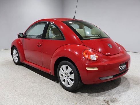 Used 2008 Volkswagen Beetle S image 4