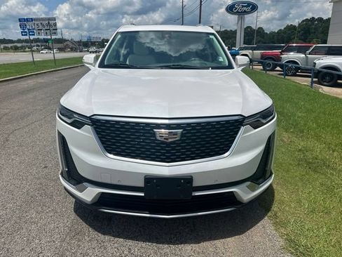 Used 2021 Cadillac XT6 Premium Luxury AWD/4WD image 2