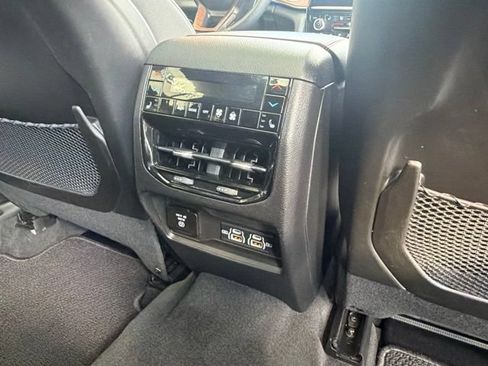 Used 2023 Jeep Grand Cherokee L Summit w/ Luxury Tech Group V AWD/4WD image 19