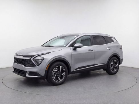 Used 2024 Kia Sportage LX image 3