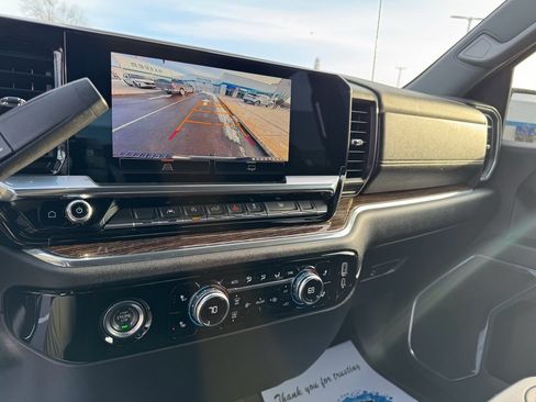 Used 2024 GMC Sierra 1500 SLE image 28