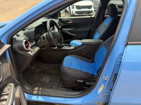 Used 2024 Chevrolet Trax RS FWD image 9