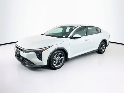 Used 2025 Kia K4 FWD image 3