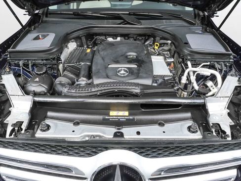 Used 2018 Mercedes-Benz GLC 300 4MATIC image 30