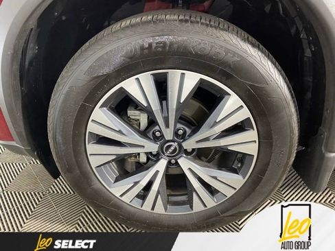 Used 2023 Nissan Rogue SV w/ SV Premium B Package AWD/4WD image 25