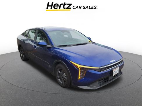 Used 2025 Kia K4 LXS image 1