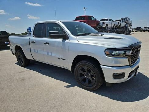 Used 2026 RAM 1500 Express AWD/4WD image 40