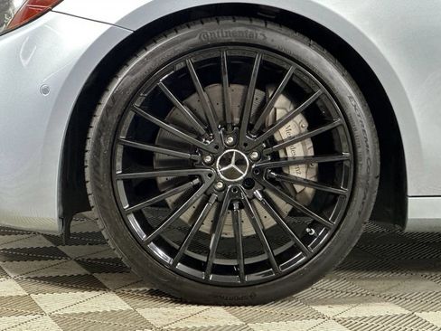 Used 2017 Mercedes-Benz E 300 image 35