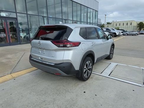 Used 2023 Nissan Rogue SV FWD image 4