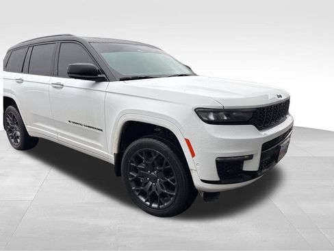 Used 2023 Jeep Grand Cherokee L Summit w/ Advanced Protech Group IV image 33