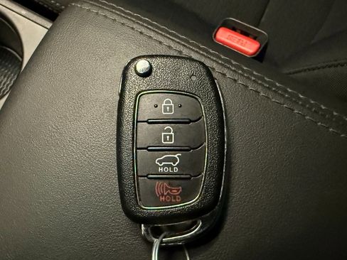 Used 2019 Hyundai Tucson SE image 17