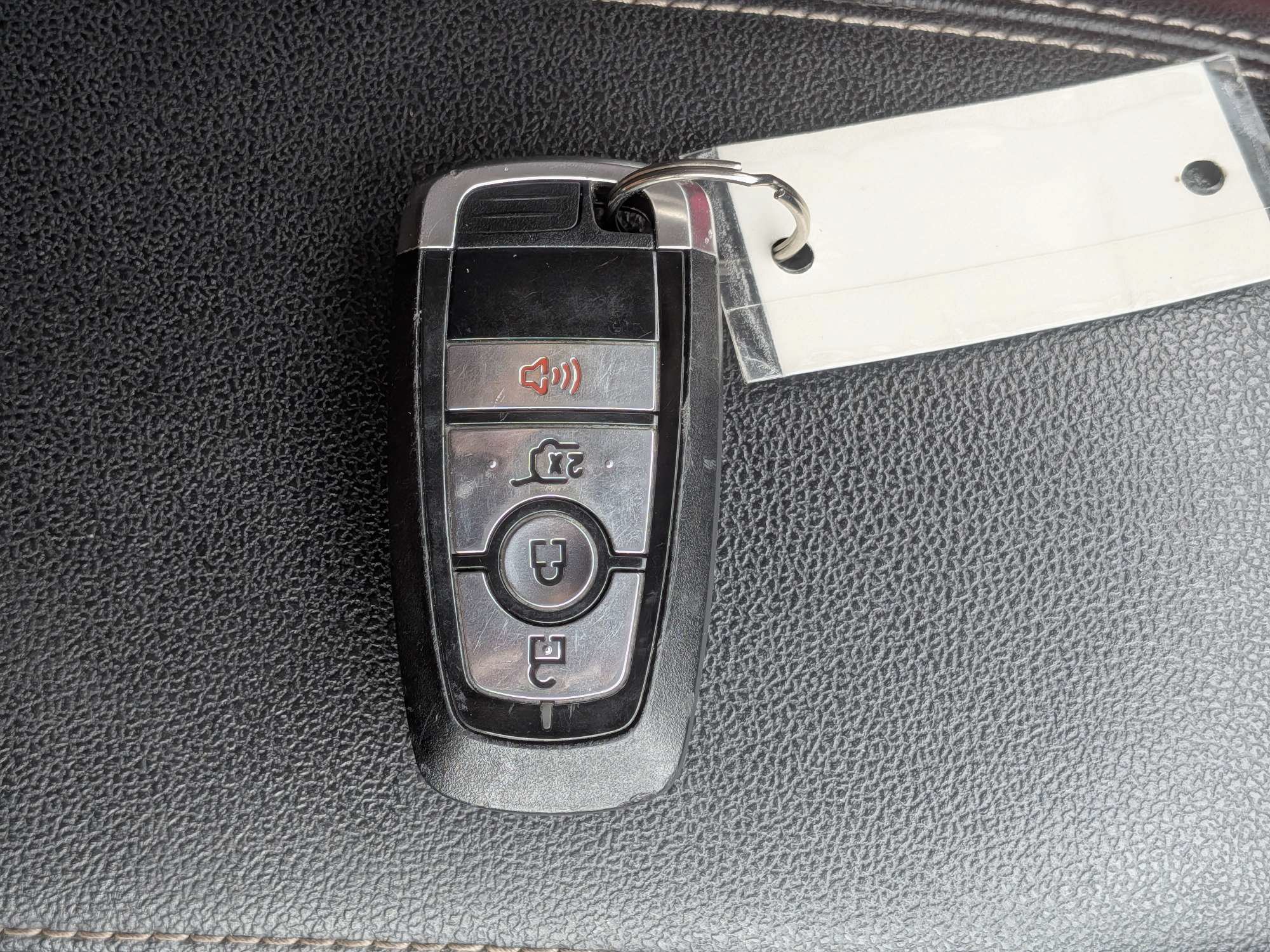 Used 2025 Ford Escape Active AWD/4WD image 34