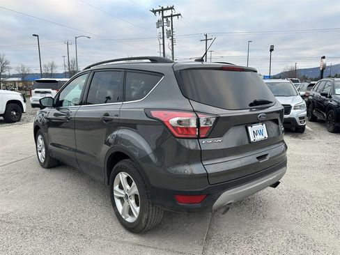 Used 2017 Ford Escape SE w/ Equipment Group 201A image 38