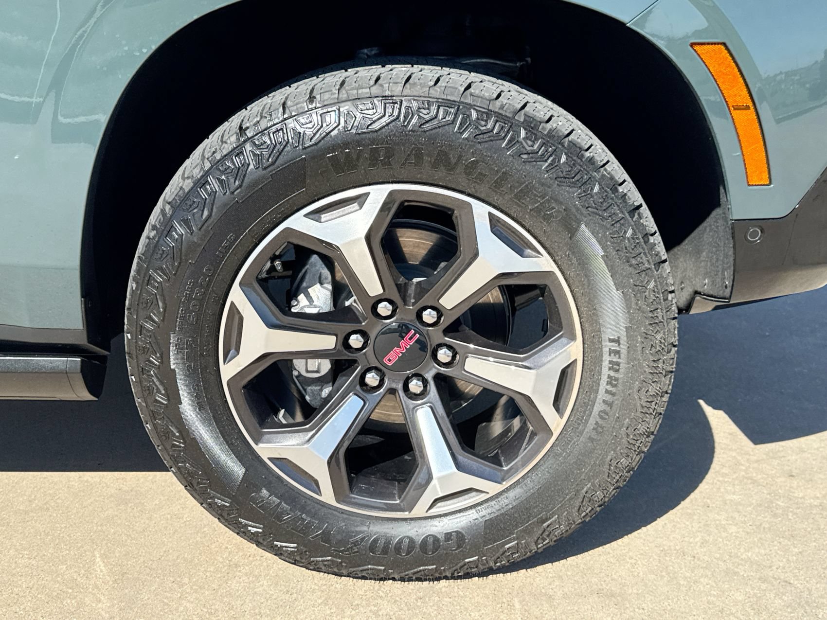 Used 2026 GMC Yukon AT4 Ultimate AWD/4WD image 10