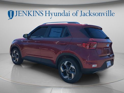 New 2025 Hyundai Venue SEL FWD image 5