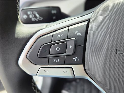New 2026 Volkswagen Taos SEL AWD/4WD image 17