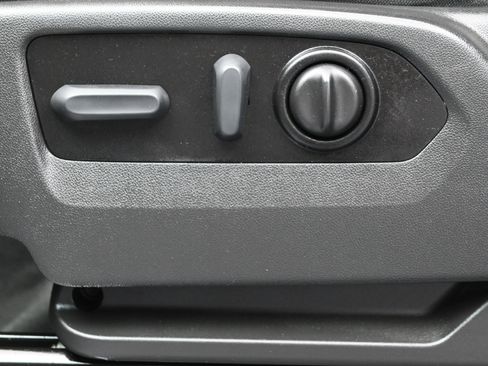 Used 2021 Chevrolet Silverado 1500 LT image 10