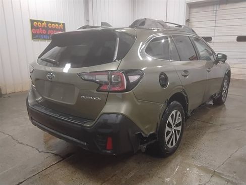Used 2022 Subaru Outback Premium image 3