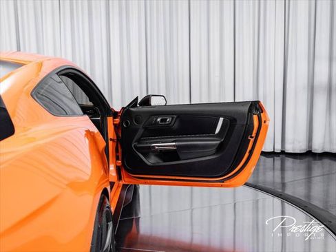 Used 2020 Ford Mustang Shelby GT500 w/ Carbon Fiber Track Pack RWD image 31