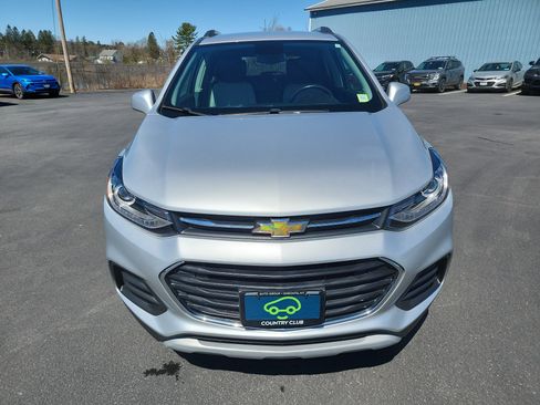Certified 2020 Chevrolet Trax LT w/ LT Convenience Package image 3