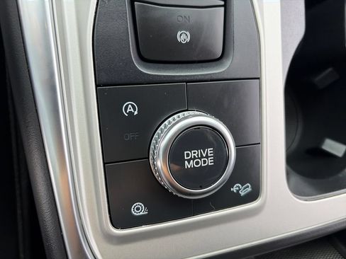 Used 2024 Ford Explorer XLT w/ Equipment Group 202A AWD/4WD image 27