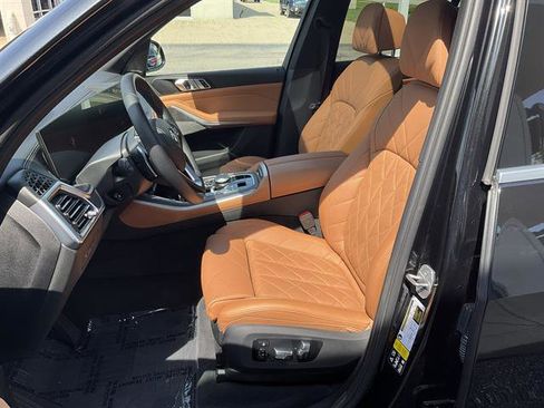 Certified 2024 BMW X5 xDrive40i w/ Premium Package AWD/4WD image 3