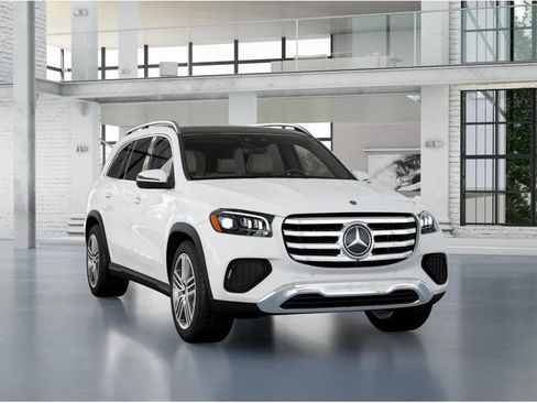 Used 2025 Mercedes-Benz GLS 450 4MATIC image 9