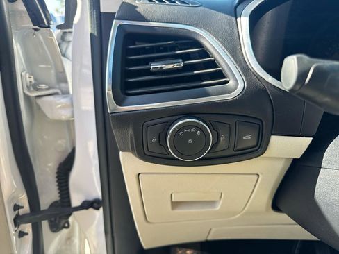 Used 2017 Ford Edge Titanium w/ Technology Package FWD image 19